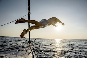 Florian Geiss, a London photographer with Horton-Stephens, captures lifestyle images of people having fun outdoors, drinking natural and authentic drinks.photography agency london. Water and marine imagery.